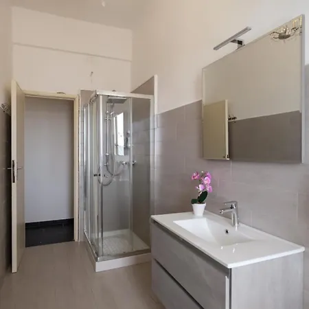 Casa Laura Mare アパート ヴィアレッジョ